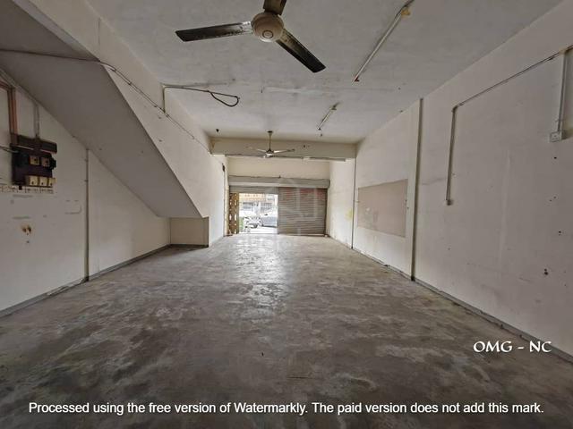 Taman Berkeley Klang ground floor shop 20x80 1