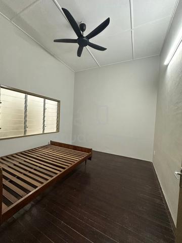 Ujong Pasir 1