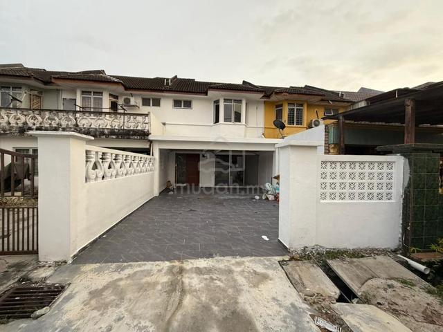 Puchong fully renovated double storey house full loan 1
