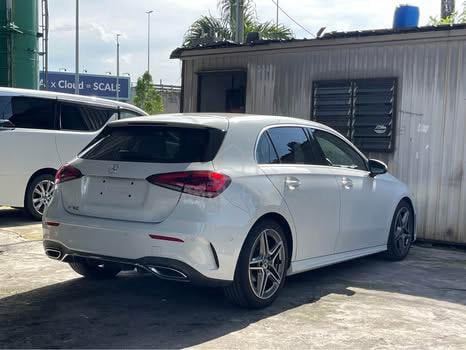【RECOND】2021 Mercedes Benz A180 1.3 AMG HATCHBACK - 2