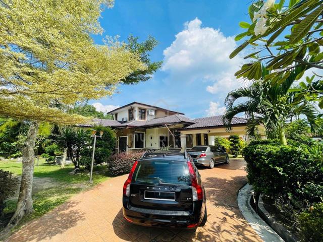 SPACIOUS 1.5 Storey Bungalow Persada Aman, Bandar Enstek, Nilai 4