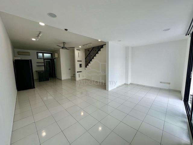 Setia Tropika 11 @ Elata Vita (Double Storey For Rent) 1