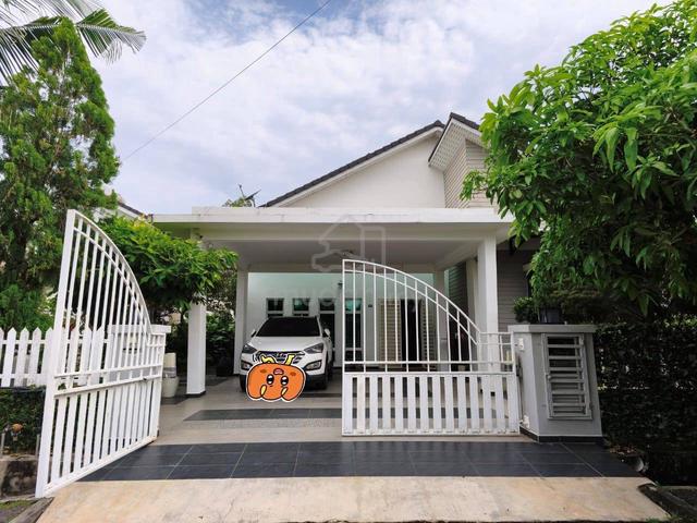 Banglo English Style🏡Ambangan Height📍Open Facing✅Solar Panel✅ 1