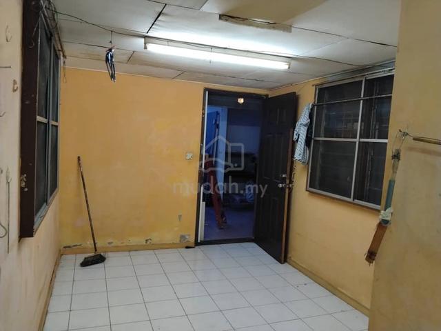 Foh Sang room for rent 1