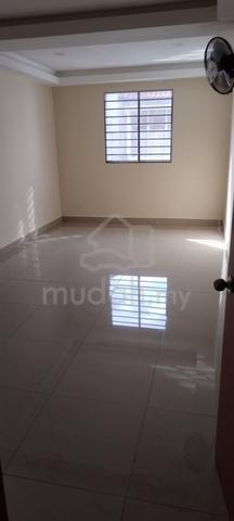 Nusantara Gelang patah Double storey house for rent 1