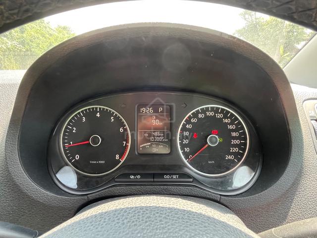 2014 Volkswagen POLO Hatchback 1.6(a) fullloancash - 3