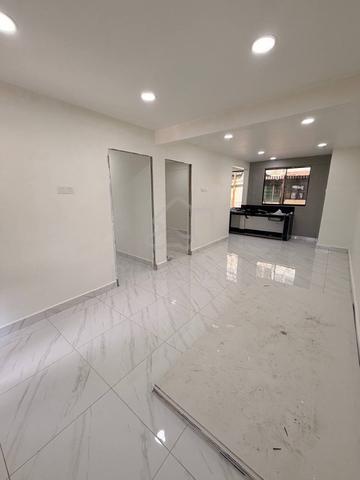 Flat Taman Ungku Tun Aminah 1
