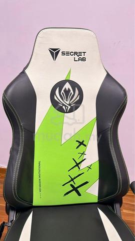 Carousel Image
