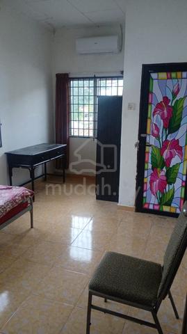 Rumah berkembar 2 Tingkat AMANJAYA 1