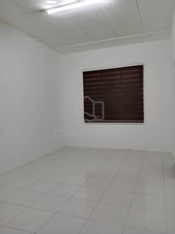 Bilik besar untuk disewa 1