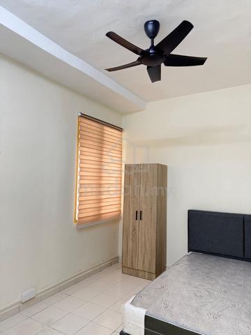 middle room , clean and new furniture in Bandar Sunway(lagoon perdana) 1