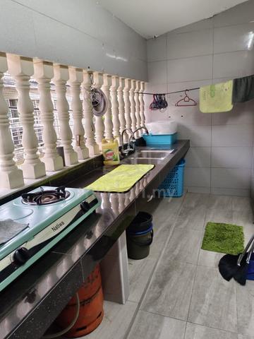 Balakong Desa karunmas Master room with fully furnished 1