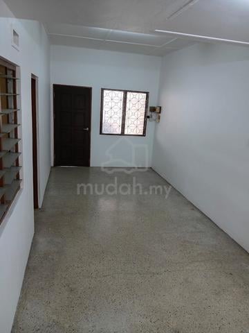 Single Storey Intermediate Terrace House For Sale at Poh Kwong Park 1