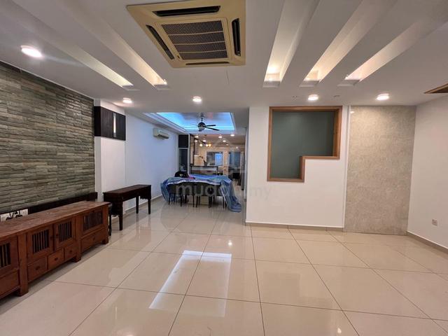 Kl town Master room w toilet 1