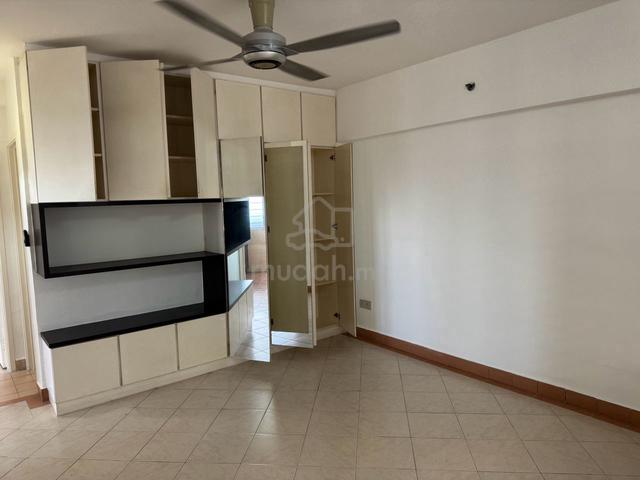 Perdana Exclusive Condo 1