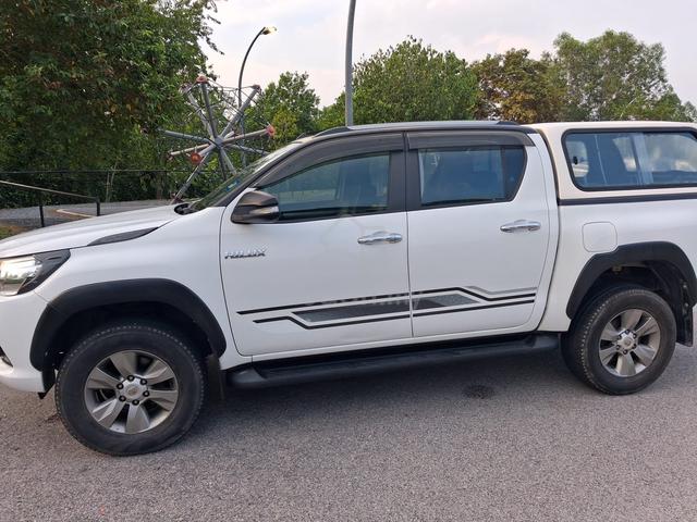 2017 Toyota HILUX 2.4 G LE MY17 AN120 (A) - 2