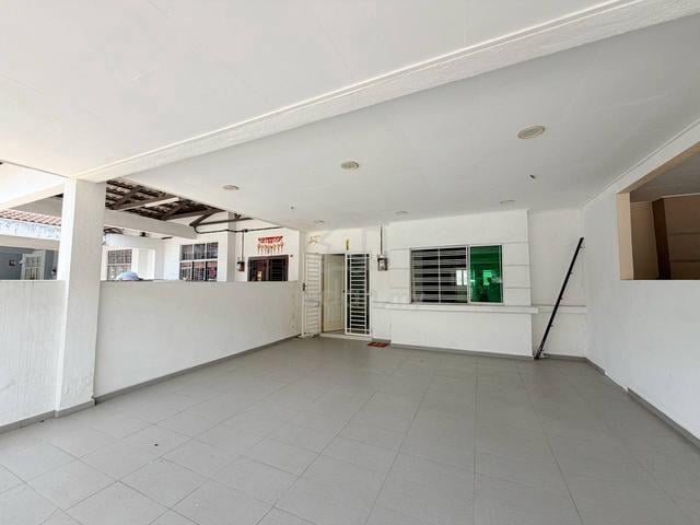 FULL LOAN 2 Storey MOVE IN Taman Muzaffar Height Ayer Keroh Melaka 1