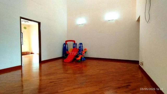 FACING OPEN Double Storey Terrace Subang Bestari 1