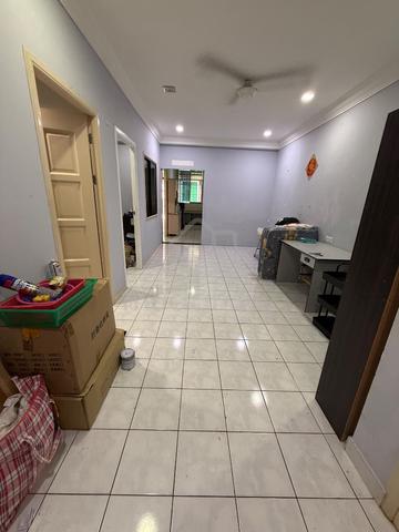 Bundusan Square Shoplot 2nd Floor 1200sft 4+1 Partition Room w Balcony 1