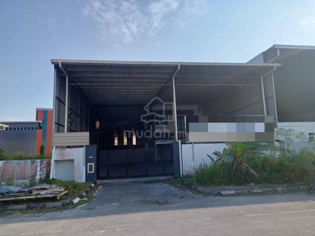 9th Mile - High Ceiling Double Storey Semi D Warehouse For Rent 🏠 1