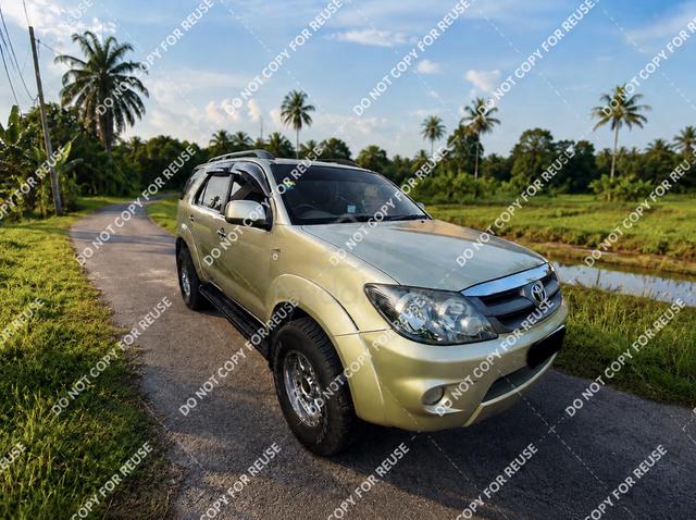 2007 Toyota FORTUNER 2.5 G (M) - 1