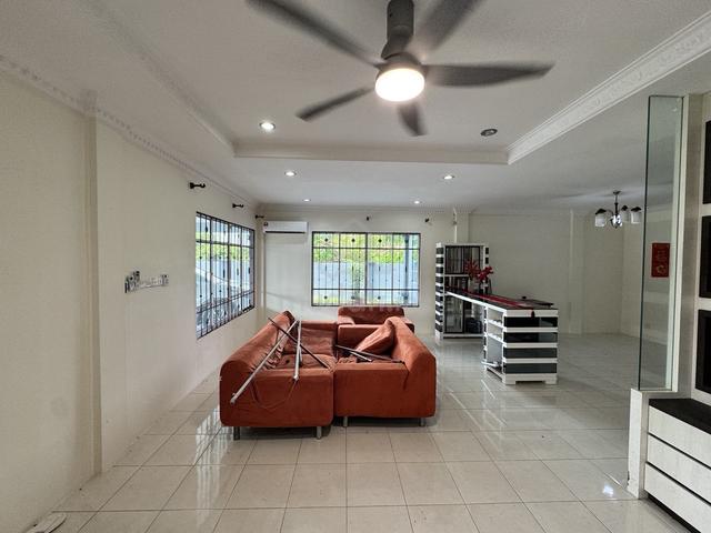 SEMI D Double Storey, TMN RAFFLESIA 3