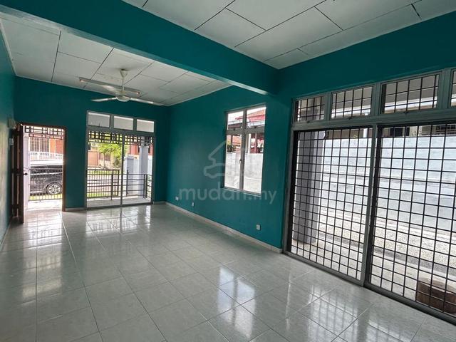 1 storey Semi-D cluster at Taman Merak Emas, Durian Tunggal 1