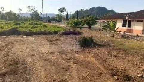 Tanah dalam Pekan Kangar 1