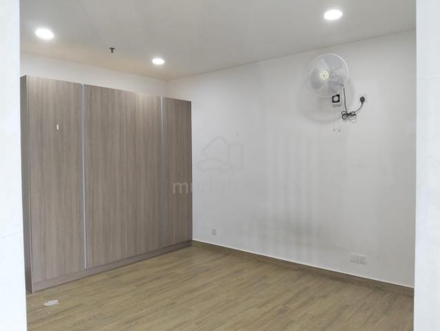 E Suite-Designer Suite @ Emerald Avenue 3