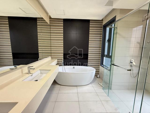 Renovated 3 Storey Superlink in Thistle Grove, Denai Alam 1