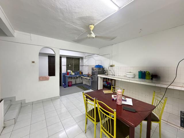 Menjalara 62b, 2 Storey, Kitchen Table Top, Partly Furnished 1