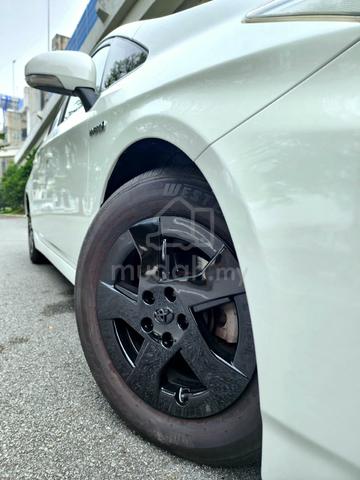 Toyota PRIUS 1.8 (HYBRID) 1 OWNER USED OFFER PRICE - 5