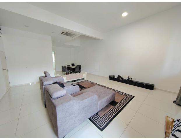 Eco forest 2 storey house|Broga Hill| Furnished Renovated 1