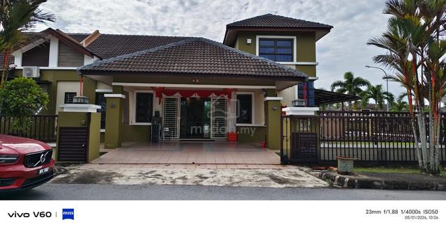 Taman Warisan Puteri 70400 Seremban N. S - CORNER 2.5 STOREY HOUSE FOR 1