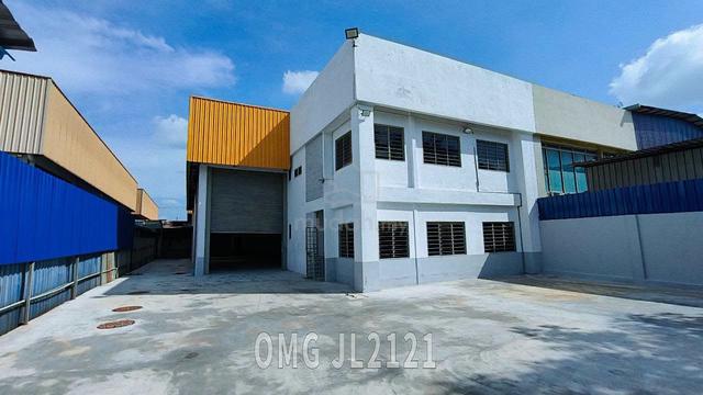 Pandamaran 1.5sty Semi D Factory Warehouse 8287sqft 150amps for Rent 1