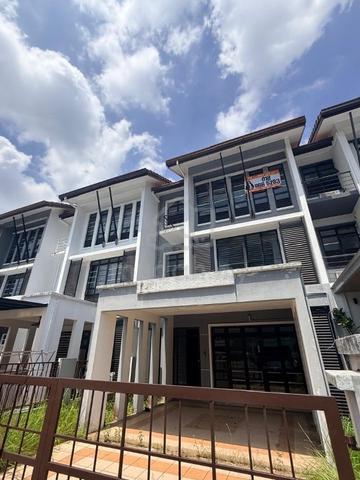 Puchong Kinrara Super Link 2.5 Storey House Low Den BK5E Hening F/H 1
