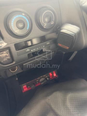 2007 Toyota HIACE 2.5 (M) - 4