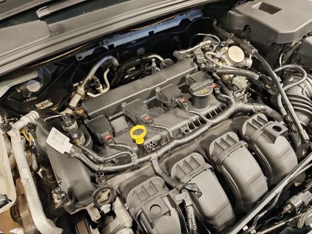 2014FordFocus Titanium 2.0 (A)B/ListBolehLoanKedai - 4