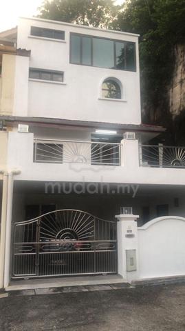 Semi-Detached House For Sale! Teluk Kumbar, Penang 1