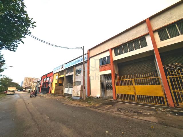 Taman Daya 1.5 Storey Terrace Factory 30x80 1