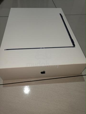 Macbook Air M5  - photo 2 of 3