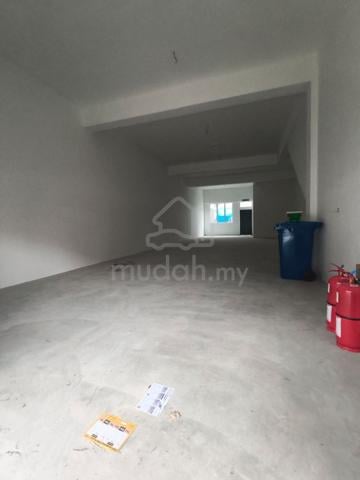 GROUND FLOOR SHOPLOT New Unit Suitable For Dobi And F&B Shop 1