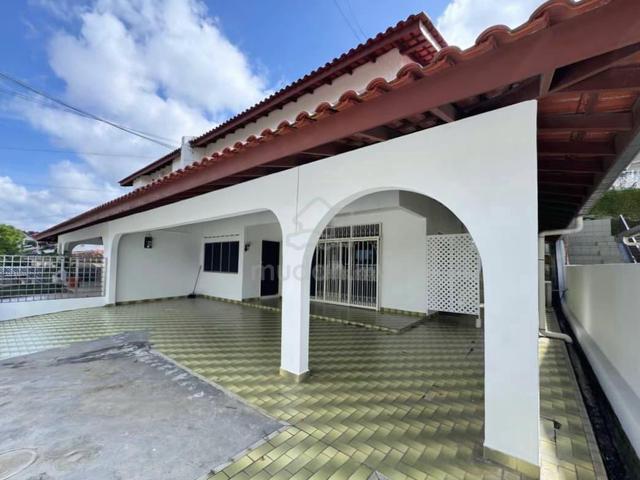 Taman Nong Chik, Jb town, Semi-D, well maintain, unblock View 1