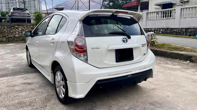 2013 Toyota PRIUS C 1.5 (HYBRID) (A) - 4