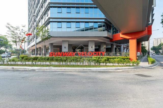 Professional office space in Regus Visio Tower on fully flexible terms 1