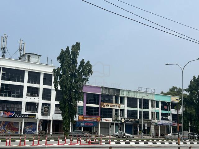 Facing Main Road | 3 Storey Shoplot | Jalan Chain Ferry Butterworth 1