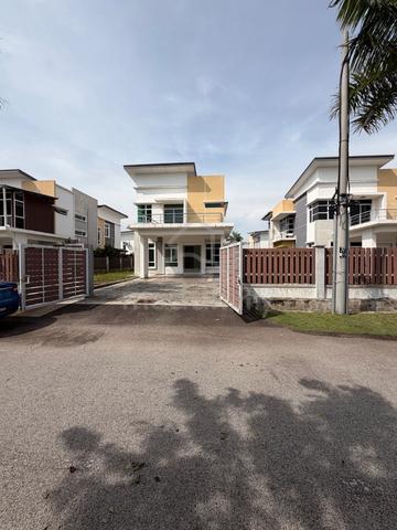 Facing Open Banglo Parking luas Paya Rumput Perdana 1