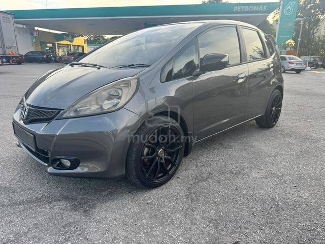 2013 Honda JAZZ 1.5 VTEC 5 SPEED AT Cantik &Kemas - 3