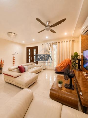 Three-Storey Terraced House | Pantai Jerjak, Sungai Nibonng 1