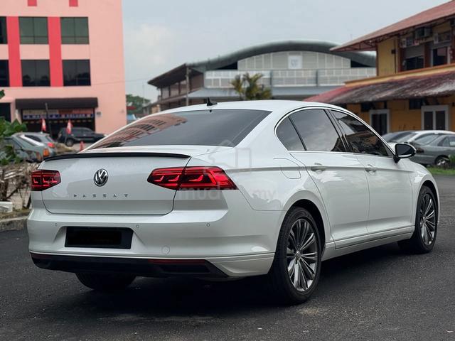 2020 FullServiceVolkswagen PASSAT TSI ELEGANCE 2.0 - 4